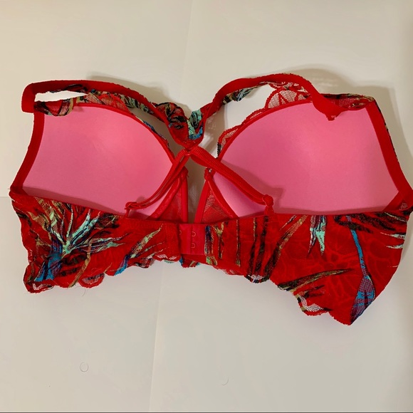 Victoria’s Secret Push-Up Bra and Panty Set - Picture 4 of 8
